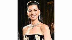 「面白すぎ笑」アン・ハサウェイ 名物“鬼編集長”との“夢の”2Sが話題！『プラダを着た悪魔』アカデミー賞で披露した映画さながらのやりとりに注目