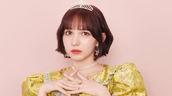 ドイツ生まれFRUITS ZIPPER早瀬ノエル ひよこ手懐ける幼少期ショットに「リアル天使だったか…」と悶絶するファン続出！