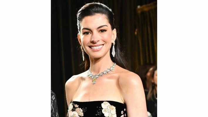 「面白すぎ笑」アン・ハサウェイ 名物“鬼編集長”との“夢の”2Sが話題！『プラダを着た悪魔』アカデミー賞で披露した映画さながらのやりとりに注目