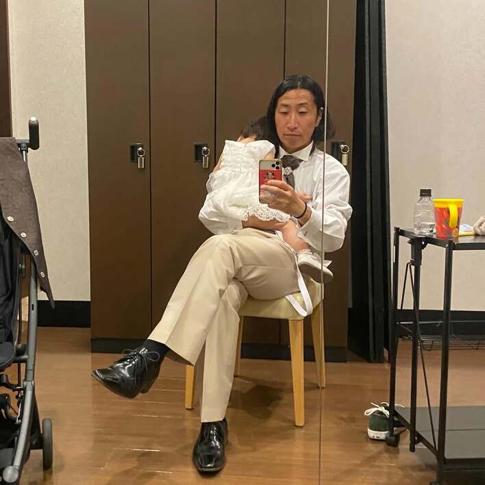 カッコいい！」雰囲気一変！？ゆってぃ(49) 1歳娘との“パパの顔