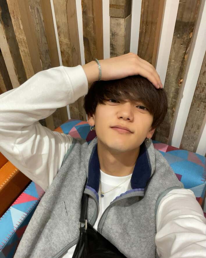 ビジュが神すぎ！」中島颯太 “きゅるきゅるおめめ”の自撮り写真
