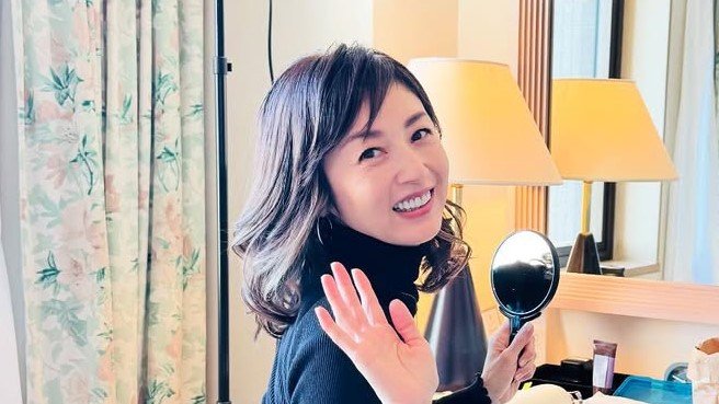 酒*原様 作家　ガラス作家　手吹きガラス　片岡操　レース高台小鉢　ブルー　ブラッ 高岡早紀(52) グラス片手に“ほろ酔いプライベートショット”公開！日本