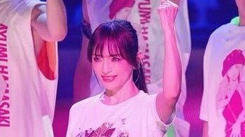 「姫すぎる！」浜崎あゆみ 美脚あらわな“ミニスカ姿”にファンメロメロ！圧巻のステージショットに「最高の一言」