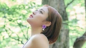 王林 ざっくり胸元でマグロ丼と２ショット＆美スタイル披露 地元・青森の大自然で撮影