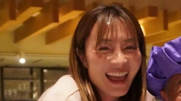 【画像17枚】「素敵な親孝行」新山千春  “父顔出し”親子水入らずの2人旅を見る