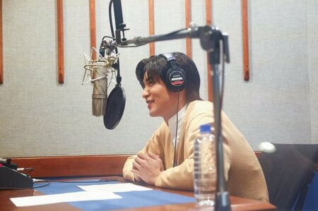 目黒蓮「最後はうどんを入れて卵とじ、ねぎはいっぱい入れちゃいます」目黒流のすき焼きレシピを紹介！新CMで”おいしい“ナレーションに挑戦