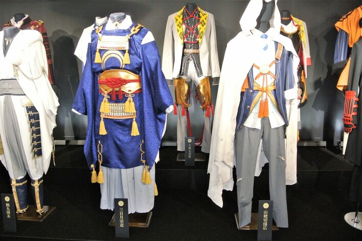 刀剣男士に想いを馳せ、信子もウットリ♡「舞台『刀剣乱舞』5周年記念展」に行ってみた