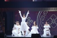 前田敦子センター『フライングゲット』に大歓声！純白衣装から紺色衣装に早替えで柏木由紀・指原莉乃らと夢の競演　AKB48 20周年記念コンサート最終日