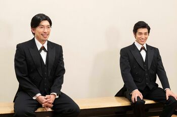 EXITがCM撮影で“執事”役に！兼近は“チャラくない言葉遣い”に苦戦