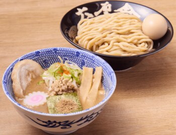 六厘舎の新章が、この秋さらに加速する。9月1日からJR名古屋駅1番線へ期間限定出店、9月10日には八重洲に新ブランド「参厘舎」が誕生