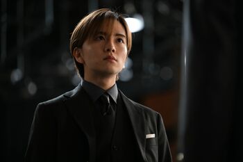 薪（板垣李光人）は亡き鈴木とうり二つの青木（中島裕翔）と対面！「第九」は9人の少年の不可解な自殺を捜査するが…『秘密』第3話予告