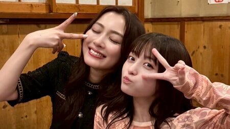 「私もまぜて」橋本環奈＆内田理央“マブダチ”＋音尾琢真＆許豊凡ら飲み会オフショ公開！「可愛すぎ」「お隣かわって」の声『ヤンドク！』