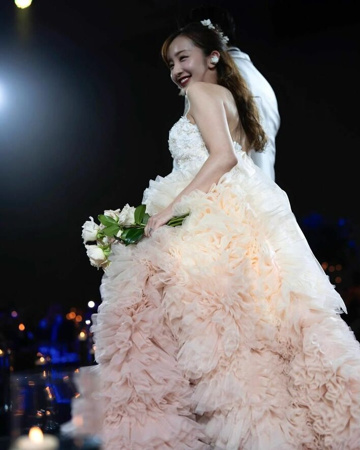 【り】9号カラードレス★板野友美プロデュース Petit Tomo 板野友美 披露宴お色直しで娘とおそろい理想のドレス姿＆母手作り