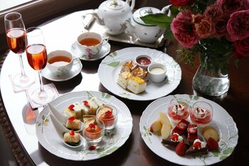 【ホテル長楽館】薔薇咲く季節、文化財の迎賓空間で楽しむ「ローズアフタヌーンティー」を期間限定提供