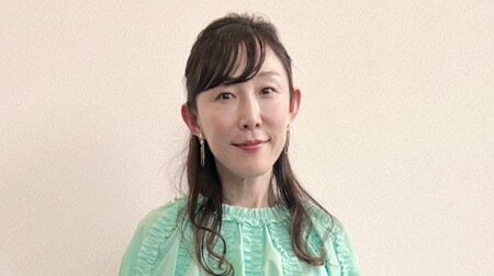 3児の母・小原正子 7歳長女の「オーシャンブルー」ヘアにイメチェンした姿公開！“まるで沖縄の海”な髪とカラフルコーデを合わせたショットに「素敵！」