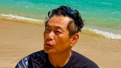 ココリコ遠藤 妻とハワイで肩寄せ合ったラブラブ2ショット公開！息子2人が広大な海を眺める様子や10年ぶりに訪れ夫婦密着した姿に反響
