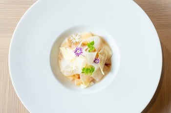 白金高輪のモダンビストロノミー「Sillage（シヤージュ）」が開業1周年！10月に特別記念ディナーコースと特典キャンペーンを開催