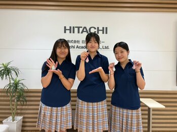 品川女子学院の生徒が立ち上げた企業「Mermade tears」、10月11日・12日の文化祭で海のプラスチック問題を発表。唐津の金型を使い、東京・日立アカデミーでアップサイクルを体験