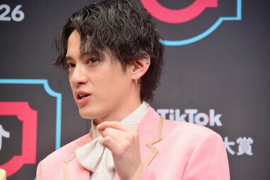 モナキ おヨネのDNAがじんに伝染！？公衆の面前での大胆行為にサカイJr