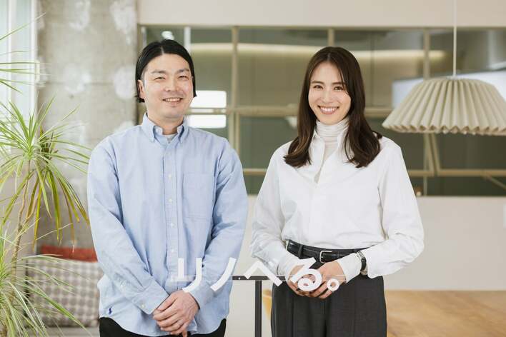 正解のない時代に、自分だけの「軸」を持つ。NewMe CCO笹川友里さんと紐解く、かしこく素敵な人生を育むヒント