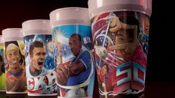 ベッカムやロナウジーニョなど豪華サッカーレジェンドがカップに！マクドナルドが「FIFAワールドカップ2026」企画でコレクタブルカップ付きセット発売