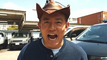 井戸田潤「撮影に使える車買います」13年前の“大容量SUV”に大興奮！走行距離約7万km“武骨＆かわいい”内装にもほれぼれ