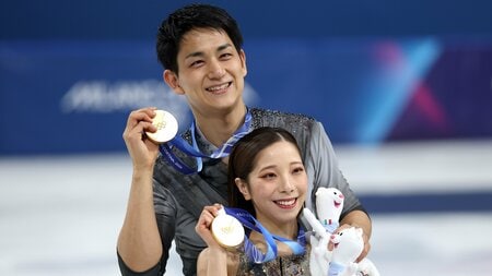 「どうやって着氷するの？」りくりゅう “重力無視”のスゴ技連発！華麗かつ豪快な演技にネット騒然「こんな技あるの！？」「理解が追いつかない」【ミラノ・コルティナ五輪】