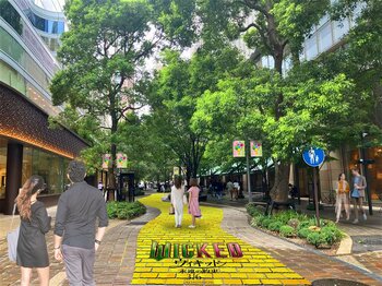 【東京ミッドタウン日比谷】”花と魔法の祭典”「HIBIYA BLOSSOM 2026」映画『ウィキッド 永遠の約束』の世界が広がるコラボメニュー＆衣装展が決定