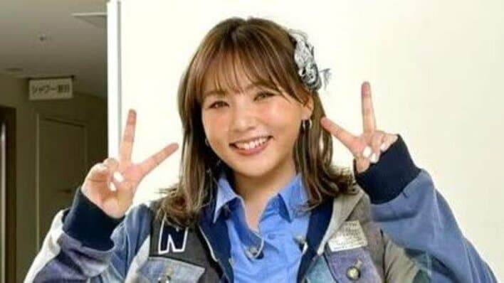 【画像4枚】「足が真っ直ぐで綺麗」野呂佳代のAKB48 20周年公演オフショットでのミニスカアイドル姿を見る