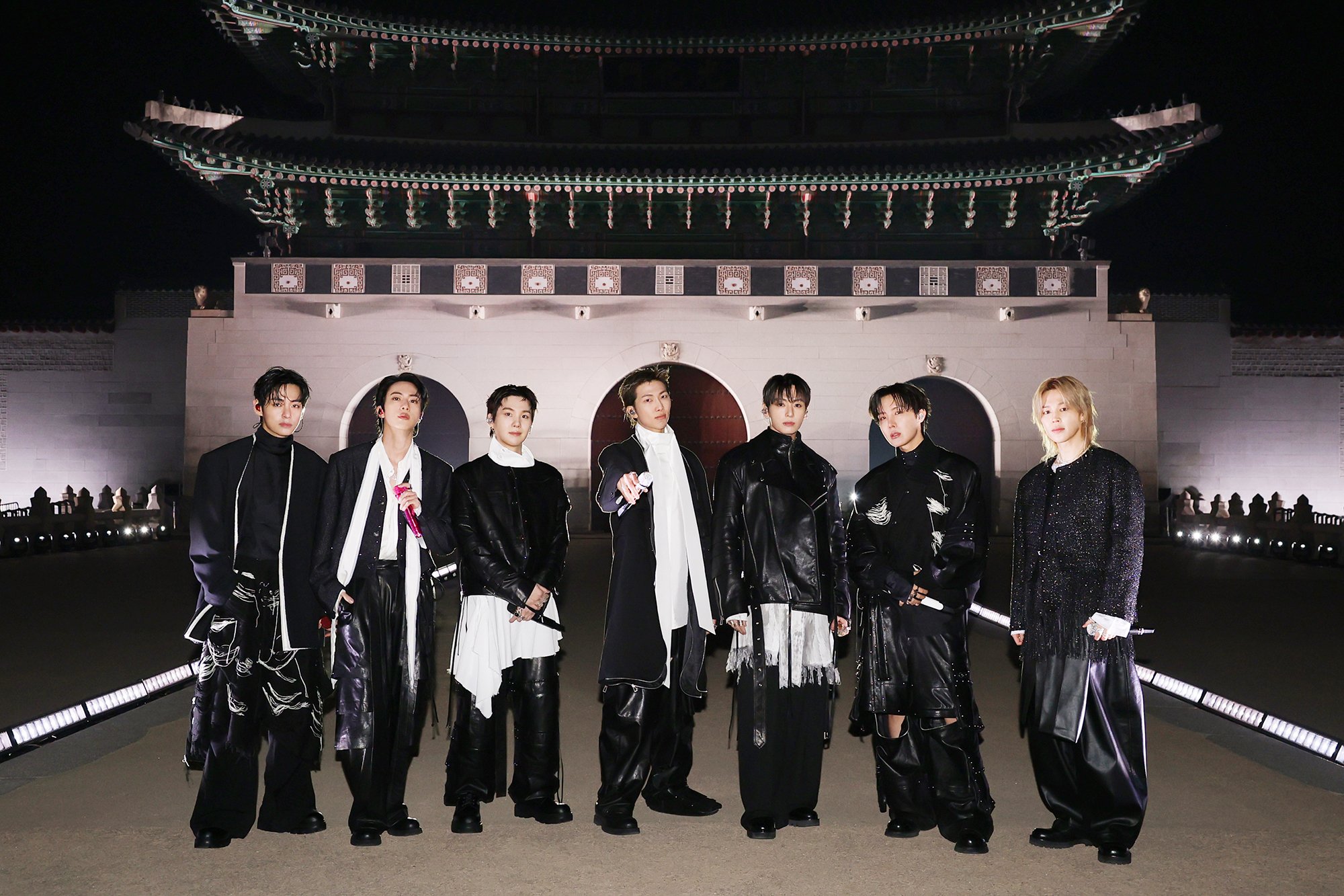 緊張しちゃって！」BTS・Vのおちゃめが炸裂！ “完全体”ライブで新曲