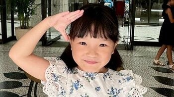 ののちゃん姉妹 アーニャと一緒にキュートな表情を披露！ポーズまでバッチリ決めた姿に「上手いこと表現できてる♡」「本当におちゃめ！」