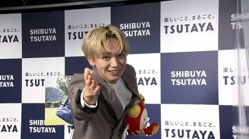 宮世琉弥、渾身のダジャレを披露「もうすぐ母の日！」