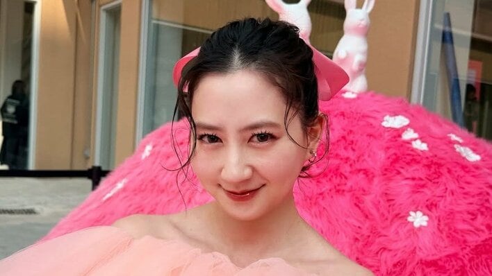 「ママとは思えない」2児の母・河北麻友子 美スタイル際立つミニ丈×肩出しピンクドレス姿披露！ふんわりチュールのコーデに「脚がキレイすぎ」