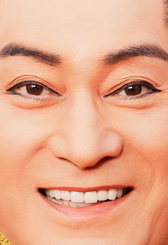 マツケンの“証明写真”がSNSで「かわいすぎる」と話題沸騰！思わず欲しくなるファミマの松平健コラボレーション