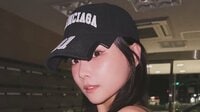 重盛さと美 黒レースキャミで“レベチ”な肩出しコーデ公開！スラッとしたスタイル際立つ姿でのキスショットに「ドキッとする」
