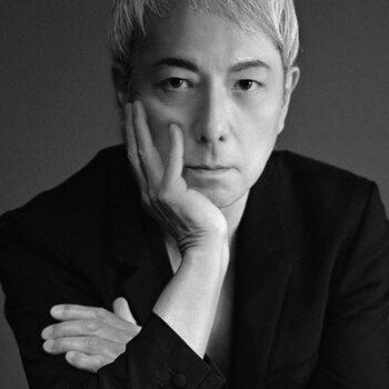 全国を熱狂させた佐野元春・デビュー45周年アニバーサリー・ツアー。そのファイナルが、12月7日、横浜BUNTAIでついに開催！