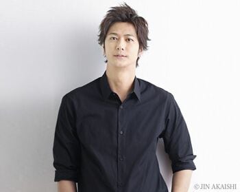 速水もこみち 塊肉を豪快クッキング！慣れた手つきでキャンプ飯作るワイルドな調理姿を披露「マッシュ切るの速！」と驚きの声も