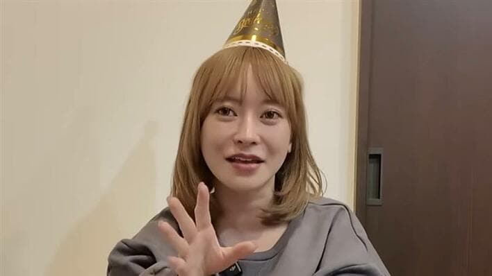 ヘラヘラ三銃士・まりな 誕生日祝いされる夫の姿を公開！サプライズで直筆手紙を読み上げる様子も「支えてくれてありがとう！」