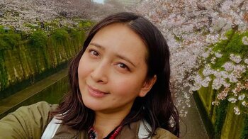 4児の母・加藤夏希 1歳次女の“最後の顔出し”誕生日ショット公開！8歳長女の手作りケーキでお祝いする様子に「目がくりくりで可愛い」