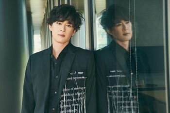 新納慎也 ミュージカル「HOPE」で演出家デビュー！名だたる演出家のDNAを受け継いできた新鋭の覚悟