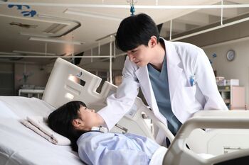 人材不足のPICUに重度の火傷を負った子どもが…『PICU 小児集中治療室』第2話予告