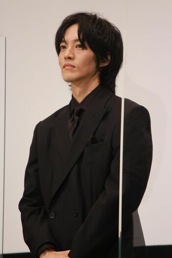 松坂桃李が前作の役所広司の後継に緊張「足がガクガクしました」