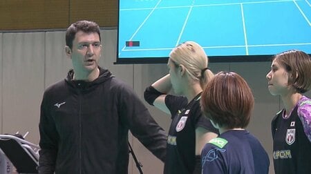 バレーボール女子日本代表 初の外国人指揮官が語る優勝へのカギ「守備のファーストタッチ」とは？石川真佑キャプテンらいよいよアジア選手権へ【VOLLEY BαLL with α】
