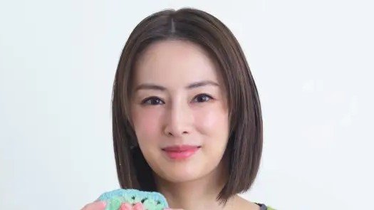 北川景子 初挑戦した手編み作品を披露！2時間半でキュートな花柄デザインに仕上げ「しっかり勉強してまた挑戦したい」と意欲を示す