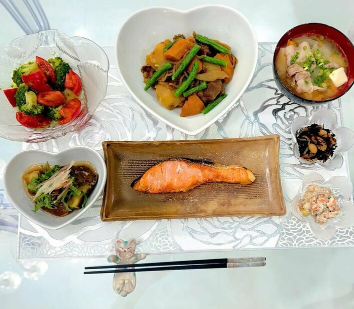 家庭的な“昭和メニュー”披露！「かつみ♥さゆり」の♥さゆり 品数豊富