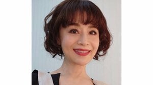 「宝塚時代の写真かっこいい」大地真央 80年代の若き日の姿を公開！華やかなスーツスタイルでクールにキメる表情に注目
