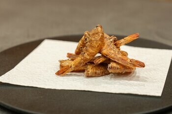 海老専門店”海老乃家”から1匹の天然海老を1日漬け込んだ 丸ごと海老ジャーキーの新フレーバーを2種同時発売！