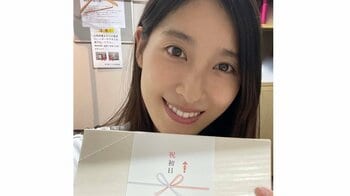 「可愛いあんよがみえてる」土屋太鳳 子どもがチラッと映り込む写真公開！“家族が描いたこいのぼり”に「愛が感じられる素敵な絵」と反響