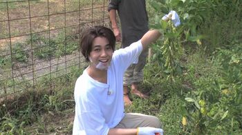 King & Prince 髙橋海人が“ホームステイ”先の10歳の長男にお悩み相談し…