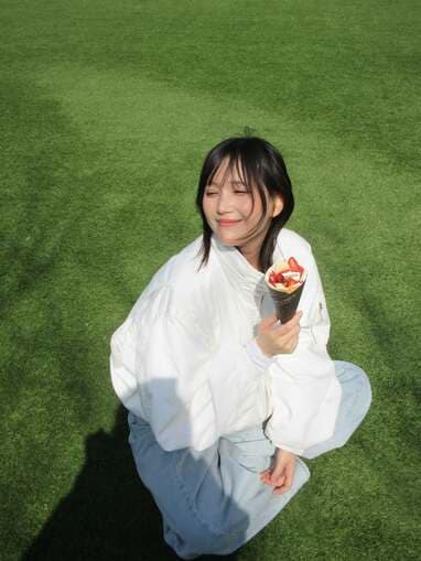 激めろ」本田翼 富士急の芝生でゴロゴロ日なたぼっこ！人目を気にせず